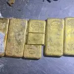 Cazul celor 9 lingouri de aur de contrabandă, de peste 19 milioane de lei: Trei persoane, trimise în judecată