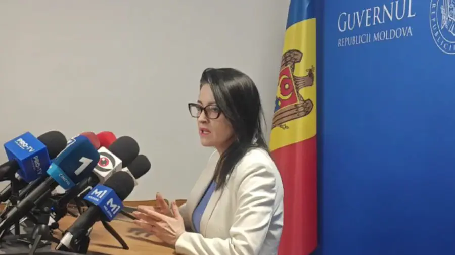 Ministra Muncii, despre copii blocați în biserica din Dereneu: Asistenții sociali au reușit să discute cu părinții