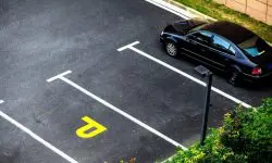 Asfalt nou, trotuare și iluminat modernizat pe strada Columna. Vor fi amenajate și locuri de parcare