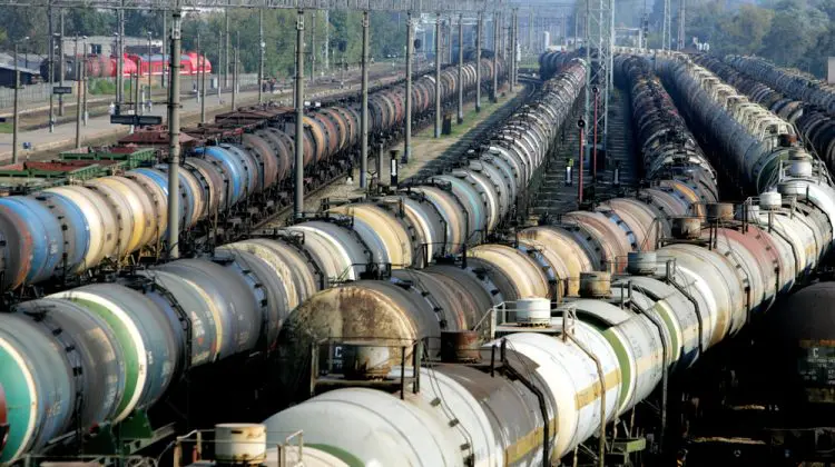 Rusia se confruntă cu un deficit în creștere: Scăderea veniturilor din petrol agravează situația