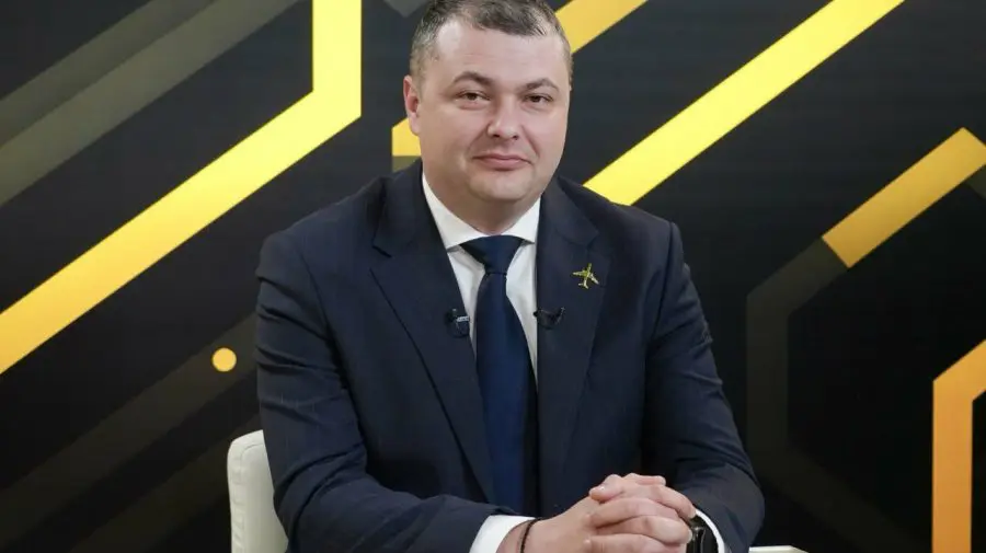De ce Lukoil rămâne singurul furnizor la Aeroportul Chișinău? Explicația directorului instituției, Sergiu Spoială