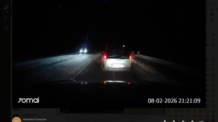 Atenție, șofer teribilist! Momentul în care un automobilist a făcut depășire periculoasă și s-a oprit brusc