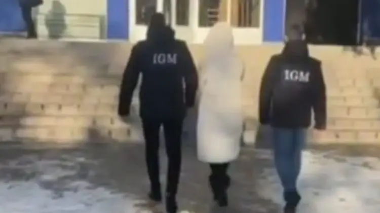 VIDEO O străină, căutată de Interpol pentru o infracțiune comisă în Belarus, a fost prinsă în Moldova