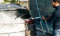 Peste un milion de lei în amenzi după controalele la spălătoriile auto. Ce încălcări au fost depistate
