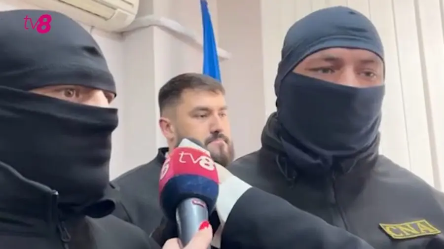 Primarul orașului Căușeni, acuzat de mită, a fost adus în fața judecătorilor. Ce declarații a făcut
