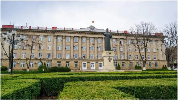 Usatîi a procurat 20 de tone de apă îmbuteliată pentru locuitorii din Bălți. Alte 10 tone vor ajunge la Spitalul Raional
