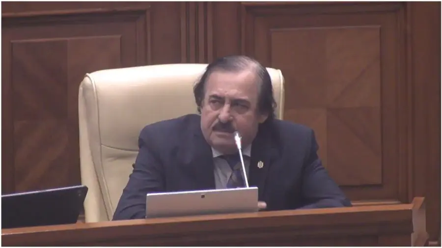 „Eu timp de 49 de ani n-am putut să fac nimic decât să dirijez orchestra Lăutarii”. Mesajul lui Botgros la final de mandat