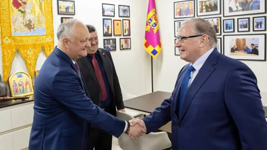 Ozerov a venit în birou la Dodon. Socialiștii vor să negocieze ceva la Moscova