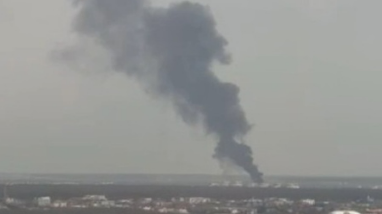Incendiu puternic la un bloc în construcție în apropiere de capitala României