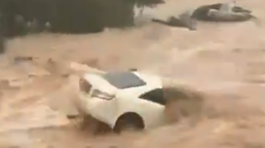 VIDEO Inundații devastatoare în Oman: zeci de morți după ploile torențiale