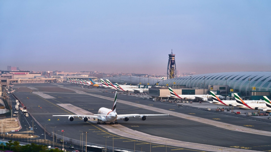 Alertă: Românii blocați în Dubai pot zbura în această seară la București