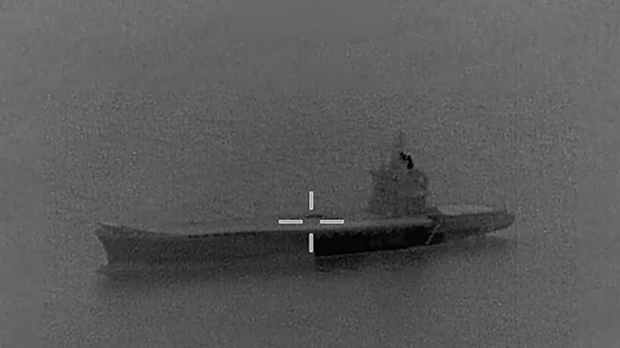 VIDEO SUA a lovit o navă iraniană purtătoare de drone, de dimensiunea unui portavion