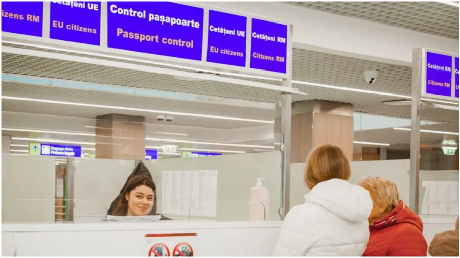 11 documente false, depistate într-o săptămână la frontieră. Cele mai multe cazuri, la Aeroportul Chișinău