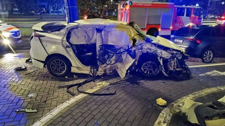 Accident pe bulevardul Dacia: Doi tineri au ajuns la spital, un șofer reținut