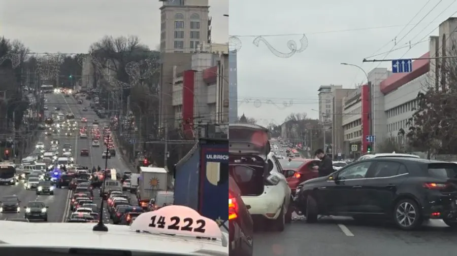 VIDEO Coliziune între trei mașini pe strada Mihai Viteazul din Chișinău: Circulația este îngreunată