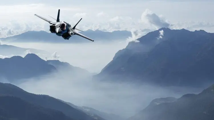 Iranul a lovit pentru prima dată un avion american F-35, dar aeronava nu a fost doborâtă și a aterizat în siguranță