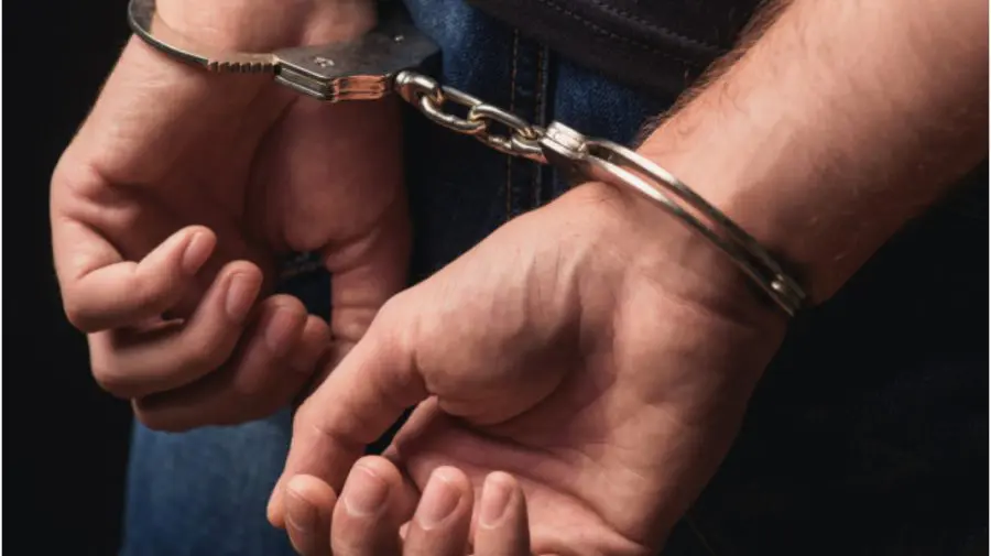Copii exploatați și violați ani la rând, inclusiv în Moldova. Un bărbat riscă detenție pe viață