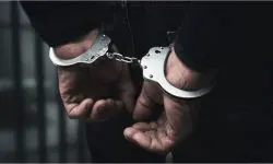 A intrat într-un apartament și a bătut două persoane. Un bărbat, condamnat la 10 ani de închisoare