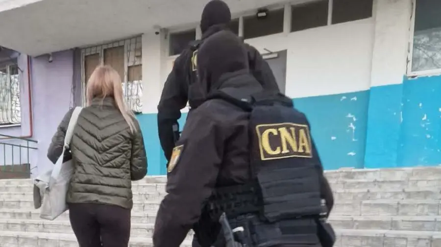 FOTO Percheziții într-un dosar de corupție sistemică: Sunt vizați angajați ai Serviciului Vamal