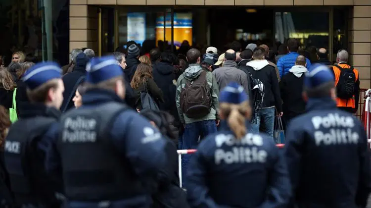 Gara Bruxelles-Midi a fost evacuată, după ce poliția a găsit două colete suspecte. Circulația trenurilor, suspendată