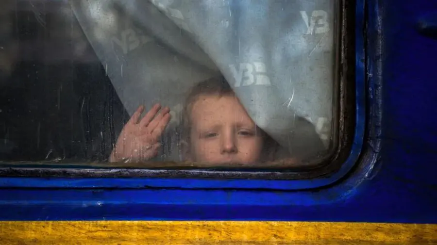 Copiii ucraineni sunt evacuați obligatoriu din Sloviansk. Forțele ruse, la 20 de km de graniță își intensifică luptele