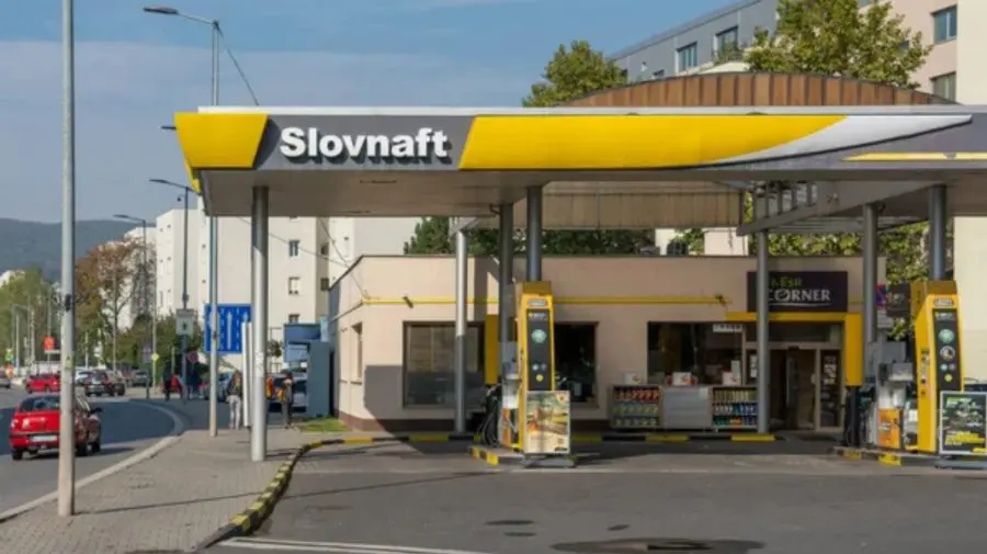 Șoferii străini ar putea plăti mai mult la benzinăriile din Slovacia, după explozia turismului pentru combustibil