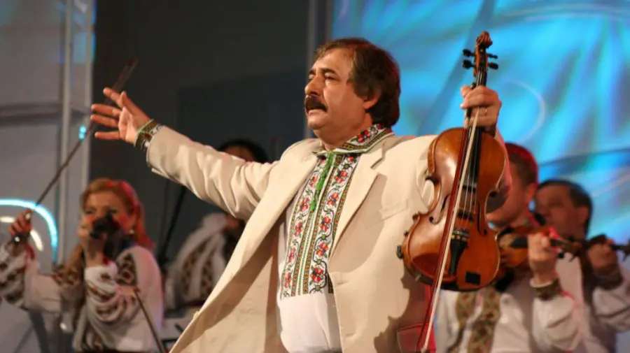 Corneliu Botgros, despre tatăl său deputat: „Duce dorul muzicii, nu știu cât mai rezistă”