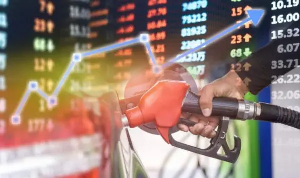 Carburanții continuă să se scumpească! Motorina trece de 33 de lei litrul
