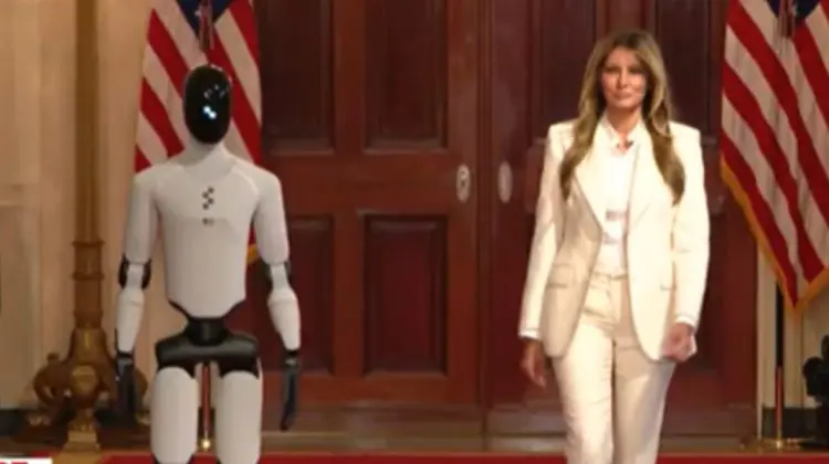 Melania Trump a apărut la Casa Albă alături de un robot. Printre invitate și partenera lui Nicușor Dan