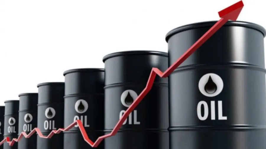 Prețul petrolului a crescut cu 13% după atacul SUA–Israel asupra Iranului