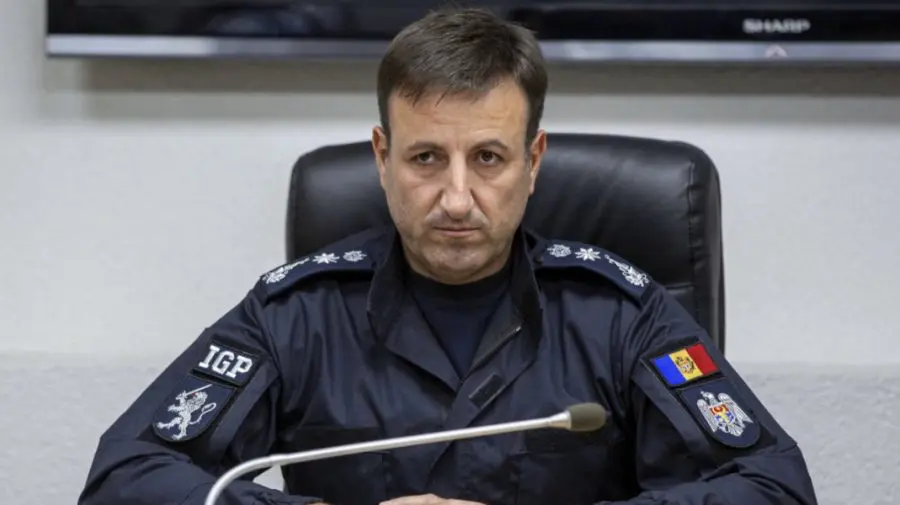 Peste o mie de funcții vacante în Poliția Națională. Cauza este moratoriul din 2017