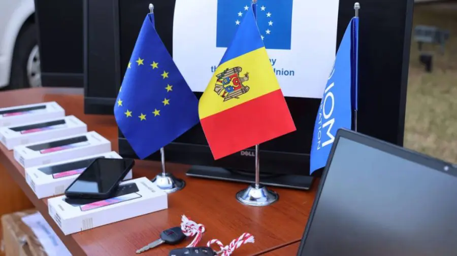 FOTO, VIDEO Mașini și calculatoare: Serviciul Vamal a primit o donație din partea OIM Moldova
