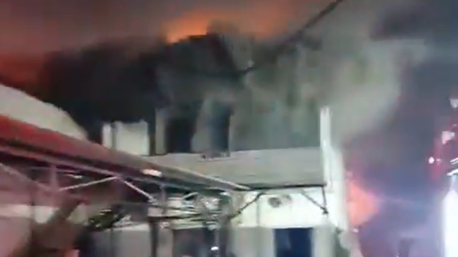 VIDEO Șapte morți în India, inclusiv un copil, după o explozie urmată de incendiu