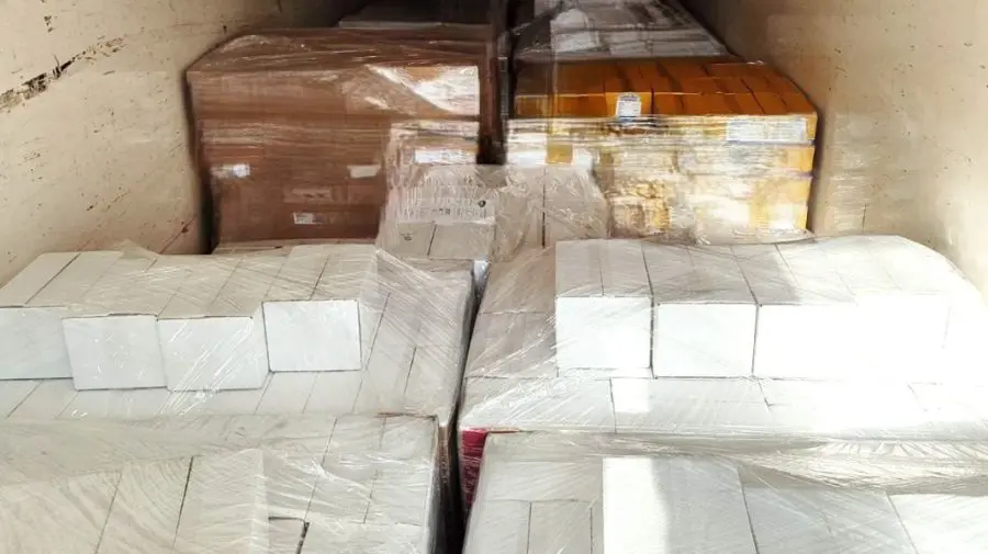 Peste 13 tone de produse alimentare periculoase, oprite la frontieră: Niveluri excesive de acizi grași trans