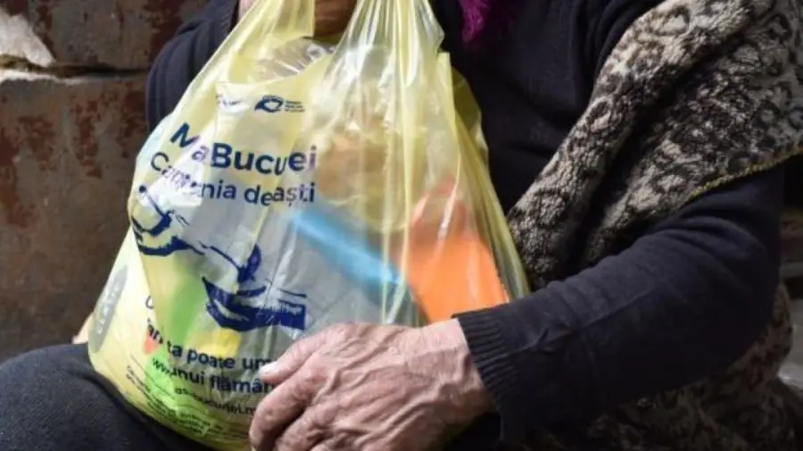 Campania „Masa bucuriei”: donații pentru bătrânii singuratici din toată țara