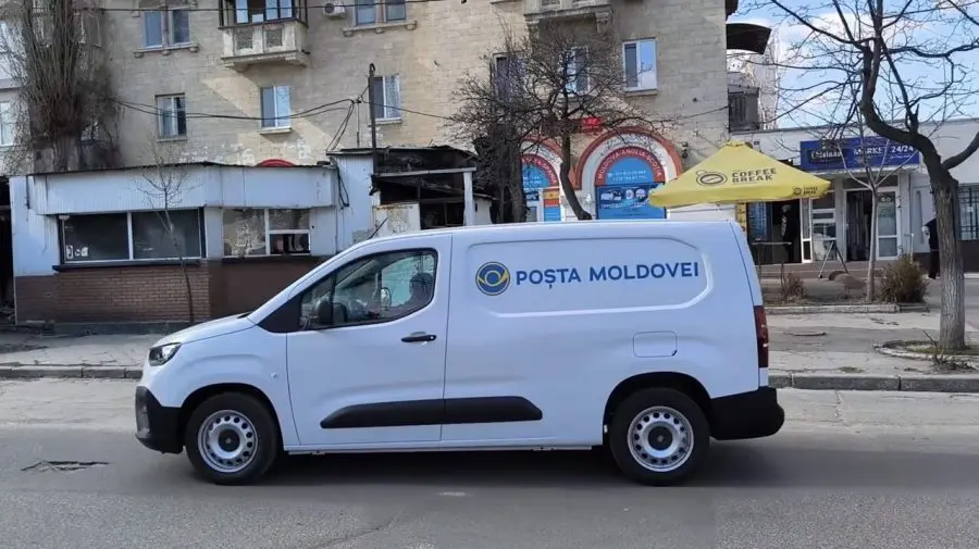 Servicii poștale mai rapide: 10 mașini noi repartizate în teritoriu