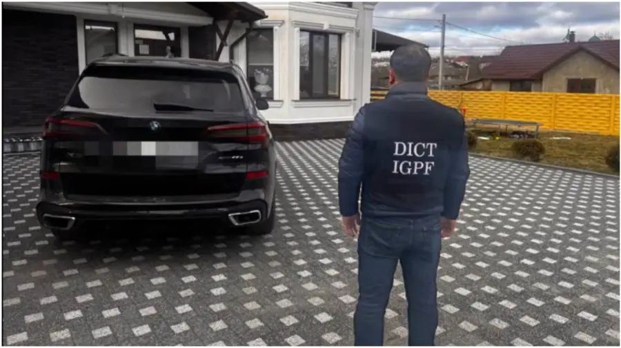 VIDEO Rețea de contrabandă, destructurată. Mașini de lux aduse ilegal din UE și vândute în Moldova