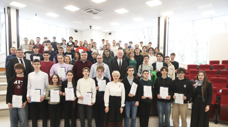 Elevii din Republica Moldova, premiați la competiția națională de Fizică