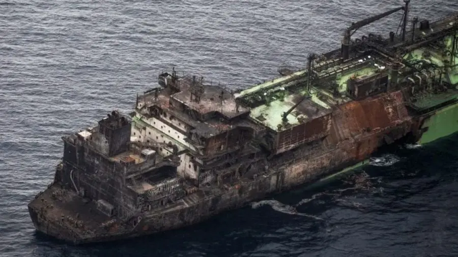 „Bomba cu ceas” din Marea Mediterană: Un petrolier rusesc avariat plutește în derivă în apropierea coastelor Italiei
