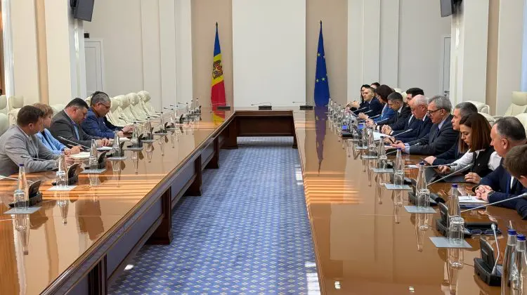 A avut loc prima ședință a Guvernului cu reprezentanții fracțiunilor parlamentare în contextul Stării de Urgență