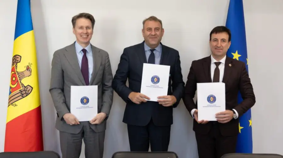 Tehnică modernă pentru Poliția Națională: Monitoare, table interactive și laptopuri în dotare