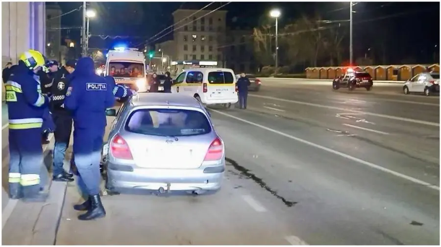 Șofer urmărit de polițiști prin Chișinău. Bărbatul s-a încuiat în mașină și a amenințat că își va provoca leziuni