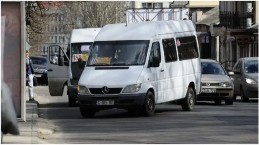 Transportul riscă să se scumpească, odată cu explozia prețurilor la carburanți. Expert: majorarea se va reflecta direct