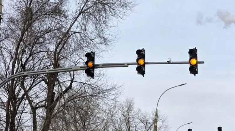 Atenție, șoferi! Semaforul dintr-o intersecție din Chișinău este temporar nefuncțional