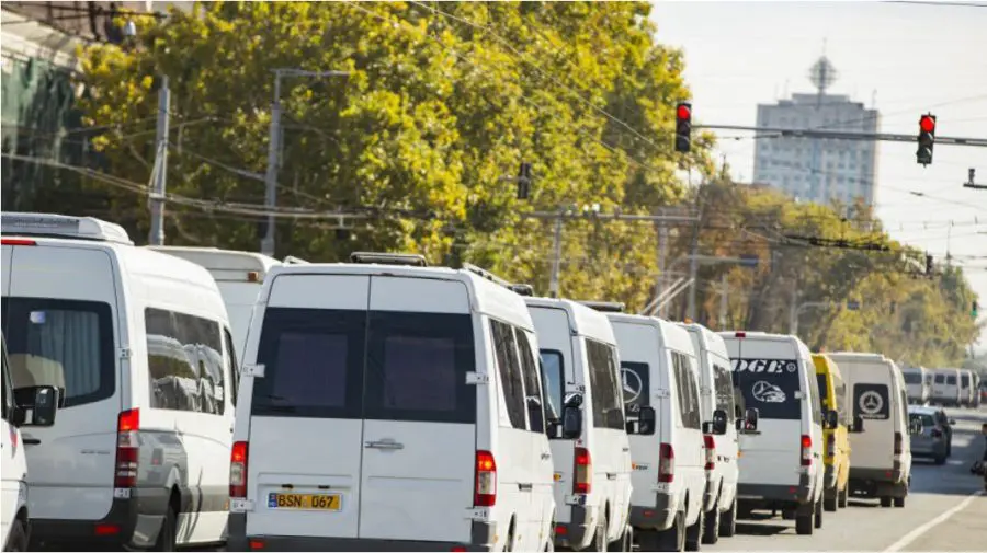 Transportul de pasageri, în criză: 80% din cursele raionale și interraionale ar putea fi sistate de joi