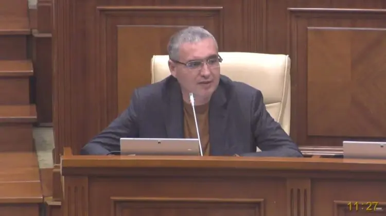Renato Usatîi face apel către toți cei, care dispun de generatoare, să le folosească între orele 19:00 și 22:00