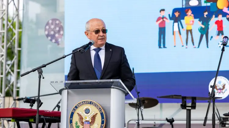 „Libertatea se construiește zilnic”: Discursul premierului la festivalul dedicat SUA