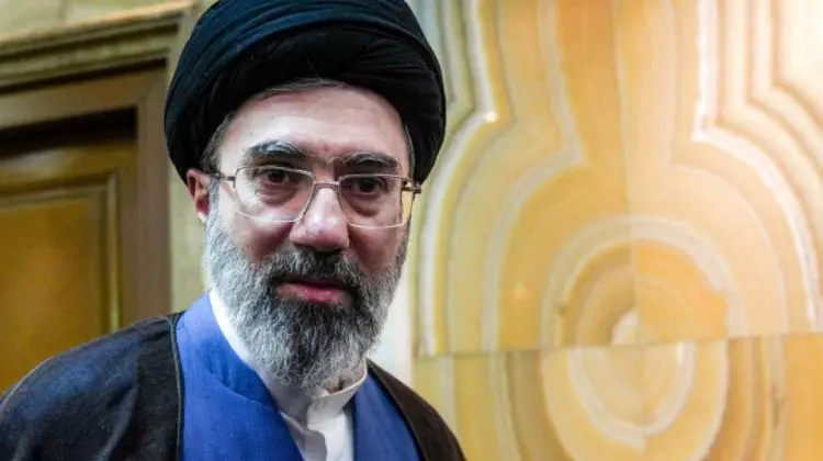 Ultimele informații despre starea de sănătate a lui Mojtaba Khamenei. De ce nu poate apărea liderul suprem în public