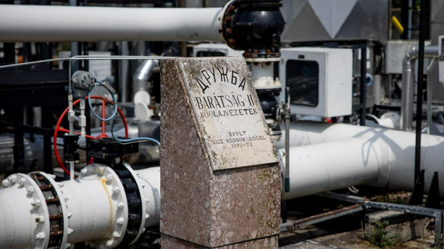 Slovacia a început să primească petrol rusesc prin conducta Drujba