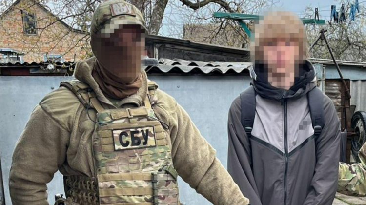 FOTO La un pas de tragedie: doi elevi din Ucraina pregăteau un atac în școli, sub influența Rusiei